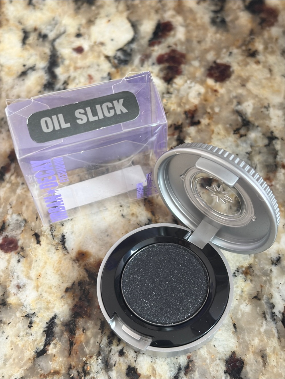 💕⚡️Urban Decay Oil Slick Vintage Eyeshadow